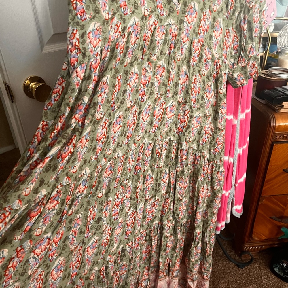 NATURAL LIFE Floral Top in Olive Green with Pink and Blue Flowers
